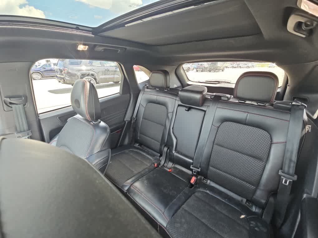 Used 2023 Rapid Red Metallic Tinted Clearcoat Ford ST-Line image 9