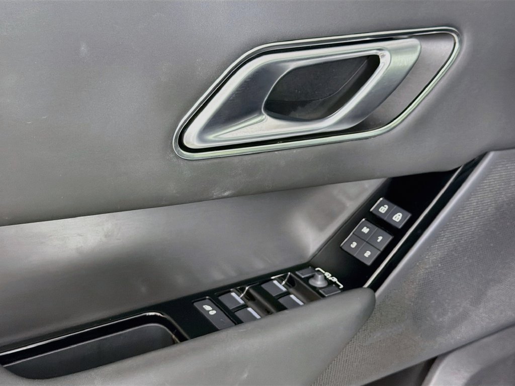 Used 2026 White Land Rover S image 18