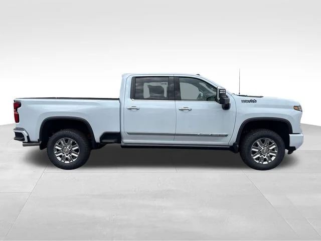New 2026 Polar White Tricoat Chevrolet High Country image 6