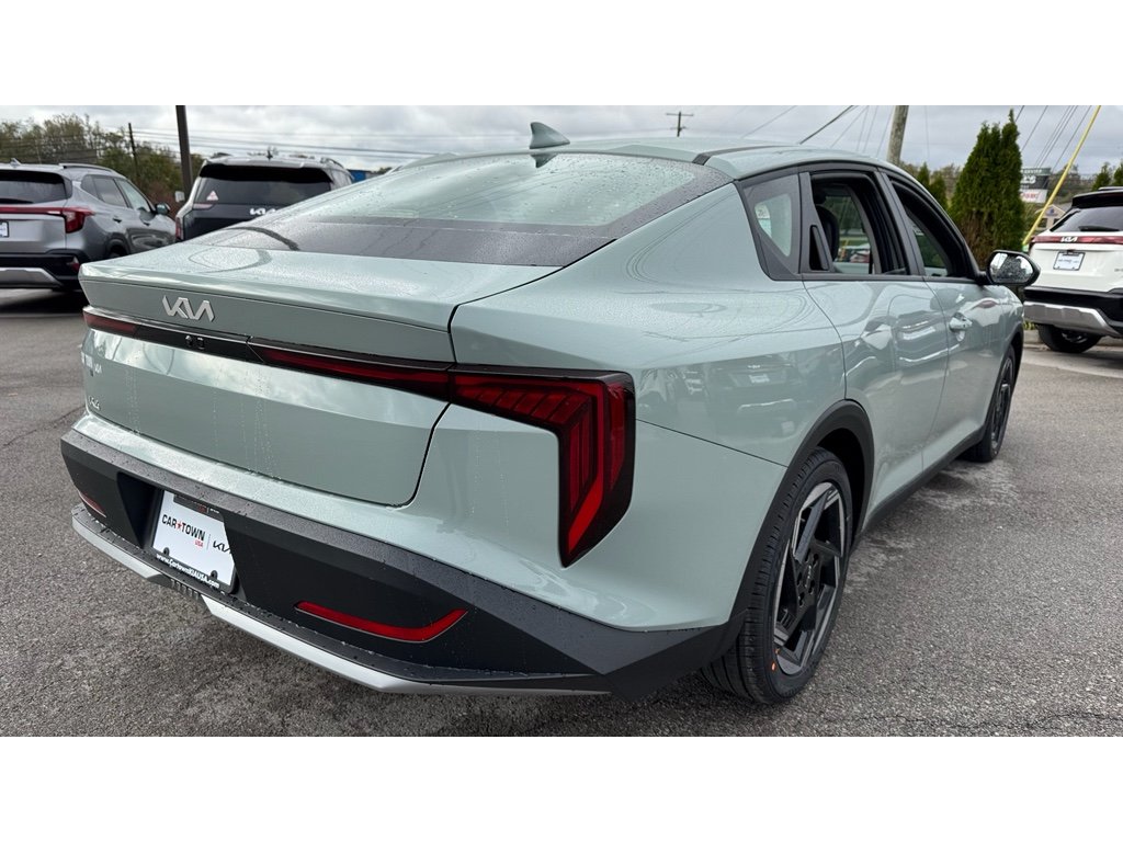 2025 Kia K4 EX photo 3