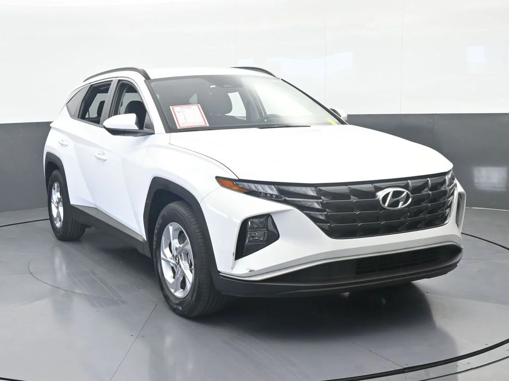 Used 2024 White Pearl Hyundai SEL image 9