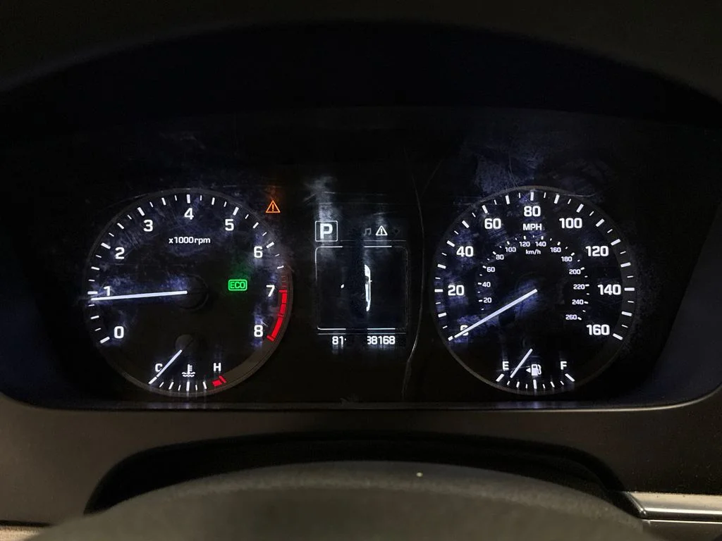 Used 2016 Red Hyundai SE image 17