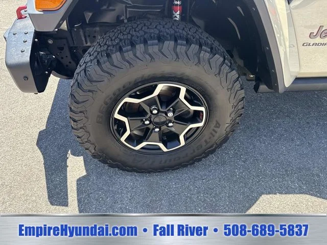 Used 2020  Jeep Rubicon image 9