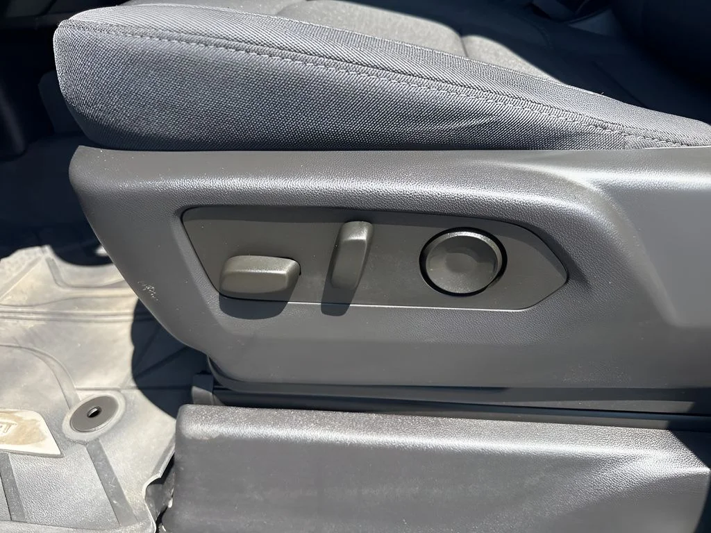 Used 2024 Gray Chevrolet Custom image 10