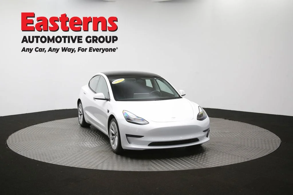 Used 2021 White Tesla Standard Range Plus image 45