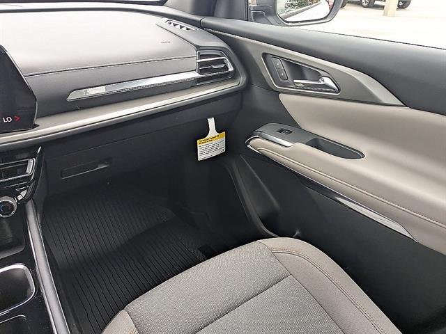New 2026 Polar White Tricoat Chevrolet LT image 16