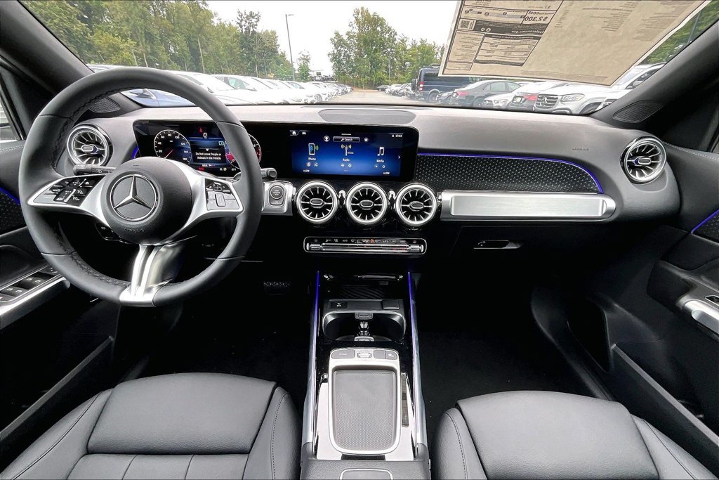 New 2026 Polar White Mercedes-Benz GLB 250 image 5