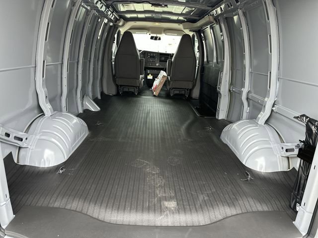 2026 GMC Savana Cargo Work Van - Photo 22