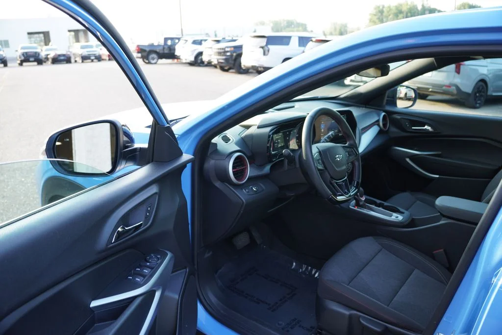 Used 2024 Fountain Blue Chevrolet 1RS image 15