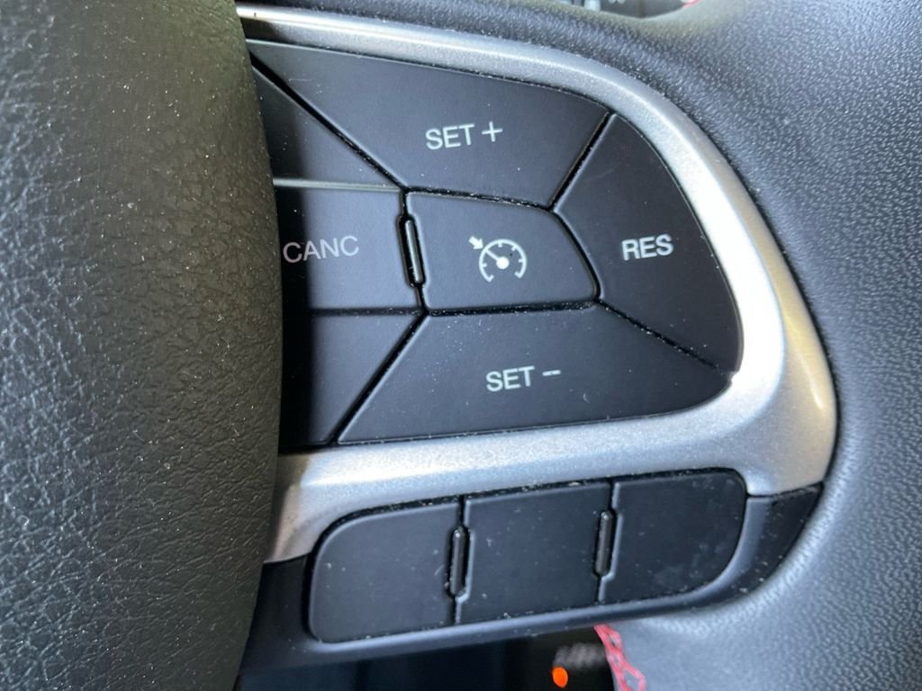 Used 2023 White Jeep Trailhawk image 33