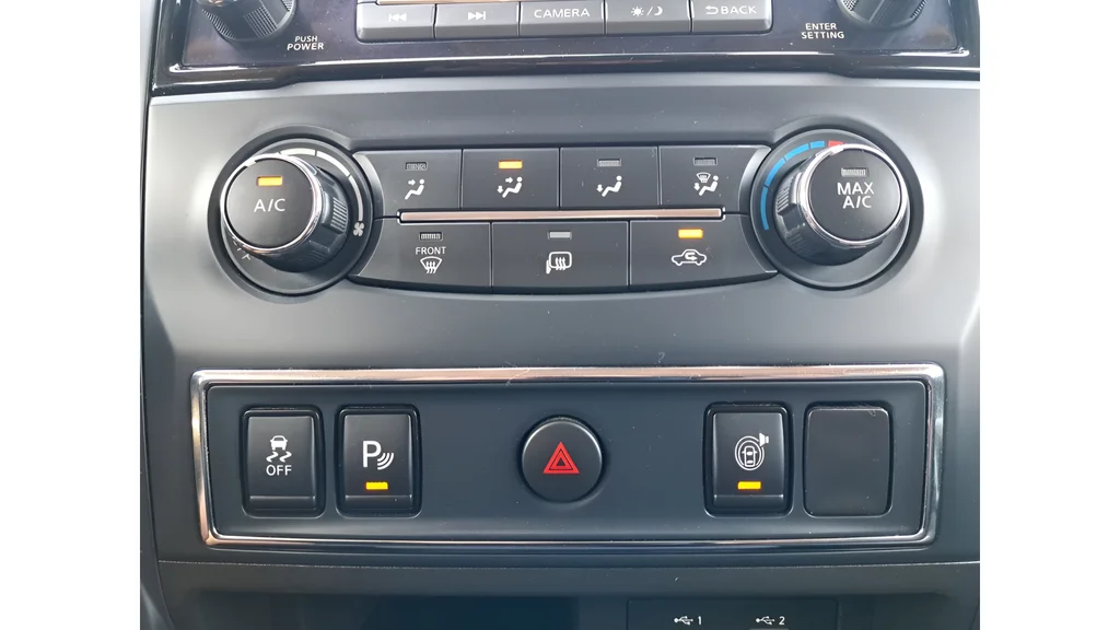 Used 2022 Red Nissan SV image 18