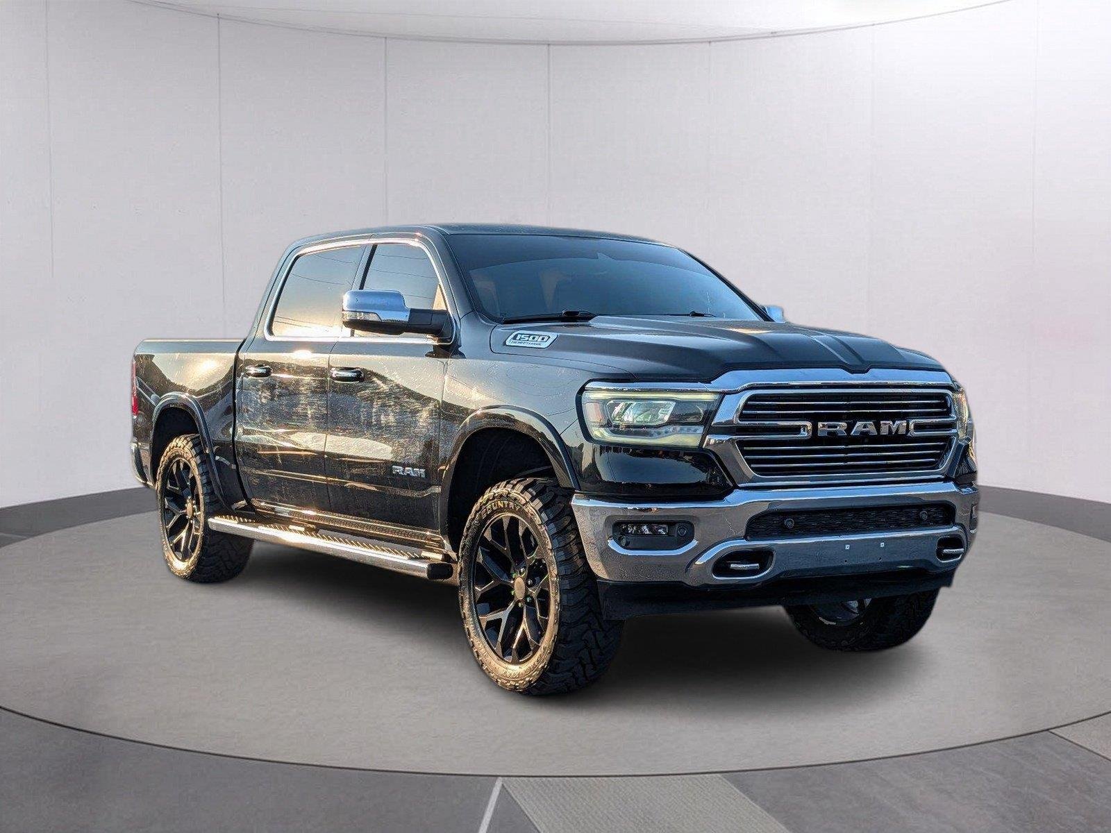 Used 2021 Diamond Black Crystal Pearlcoat Ram Laramie image 9