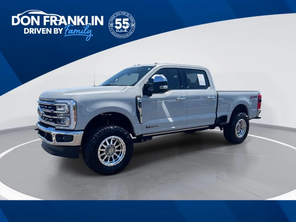 Used 2025 White Ford Lariat image 1
