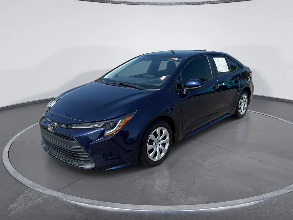 Used 2024  Toyota LE image 3