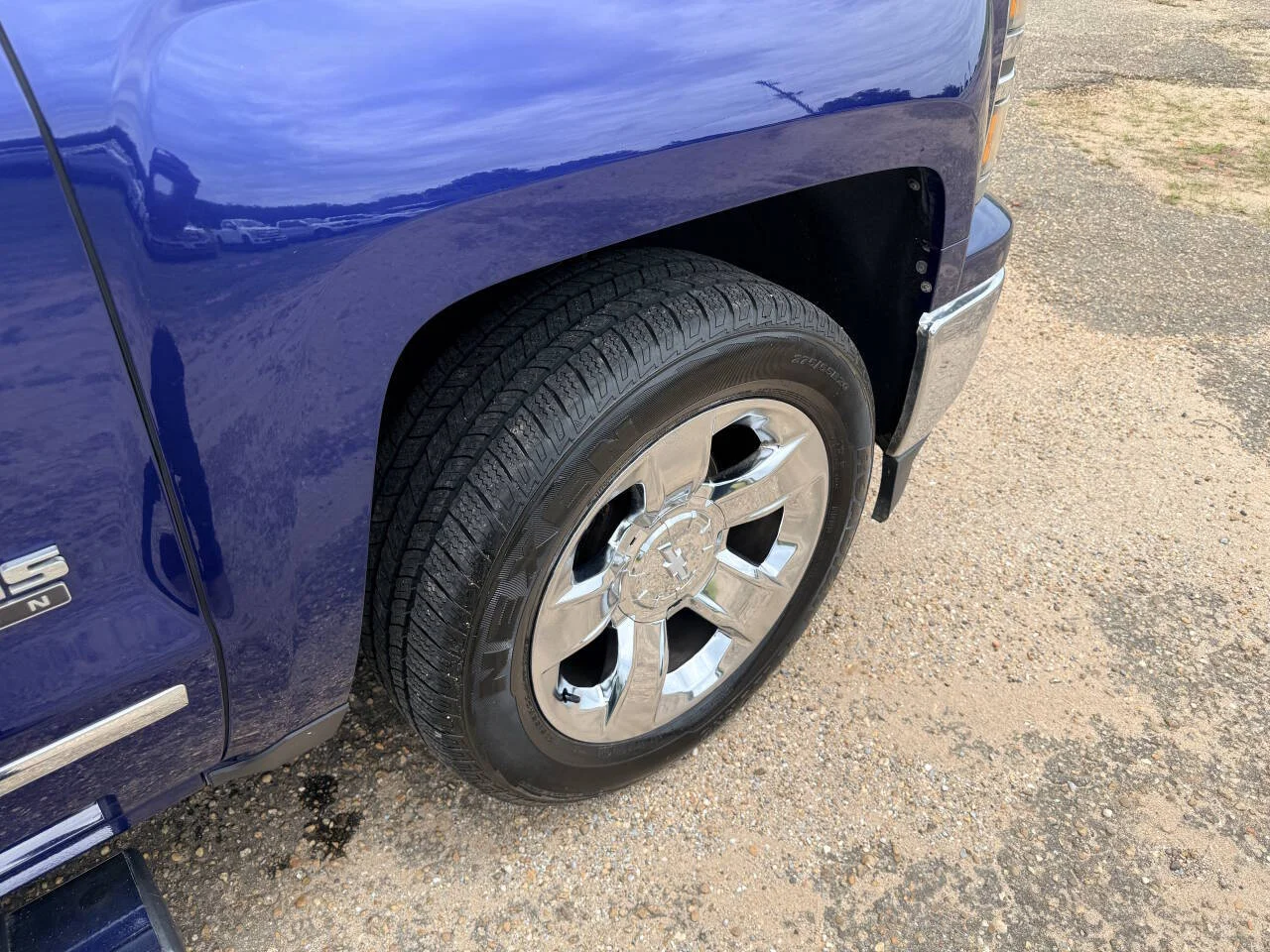 Used 2014 Blue Chevrolet LTZ Z71 4x2 4dr Crew Cab 5.8 ft. SB image 11
