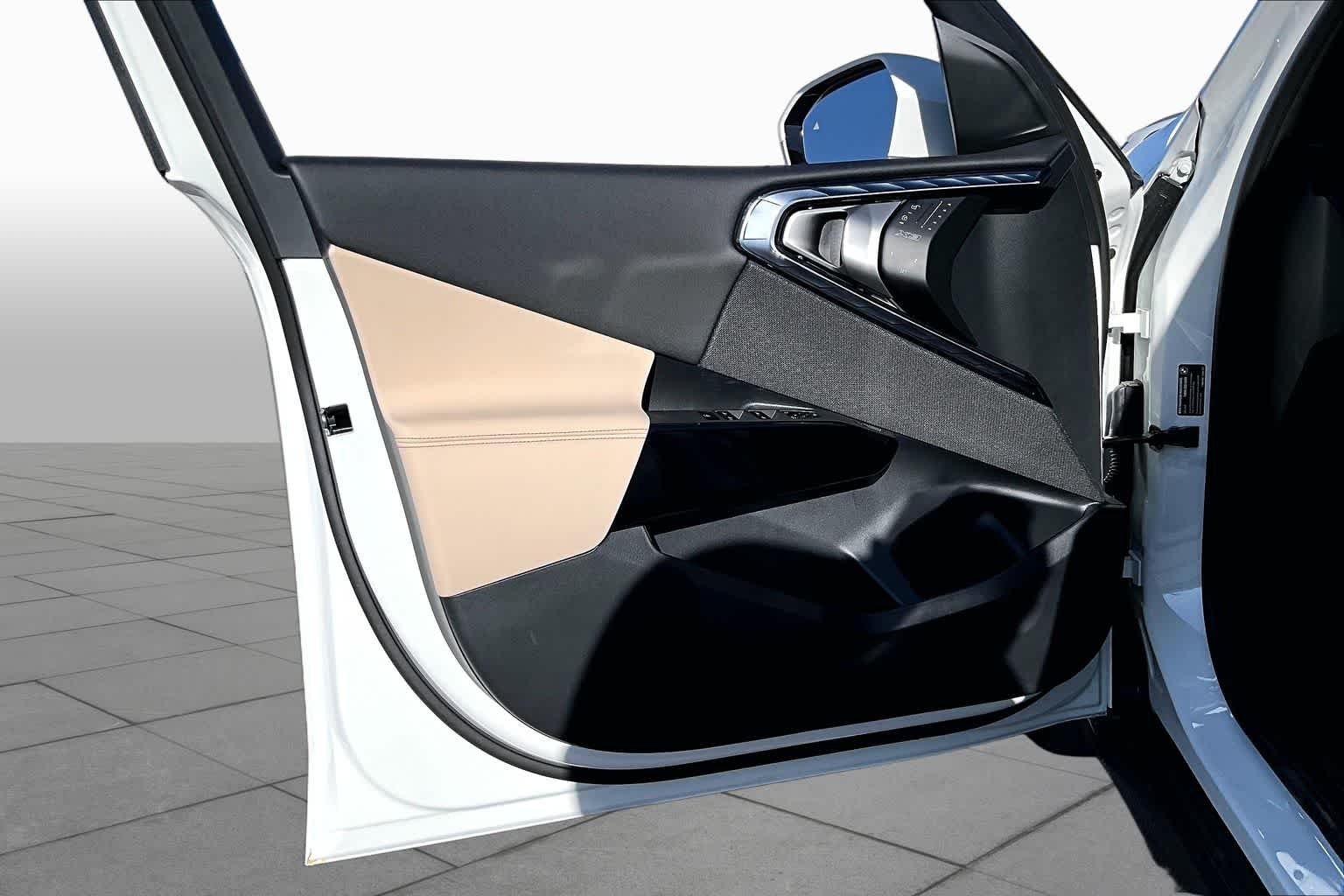 New 2026 Alpine White BMW 30 xDrive image 10