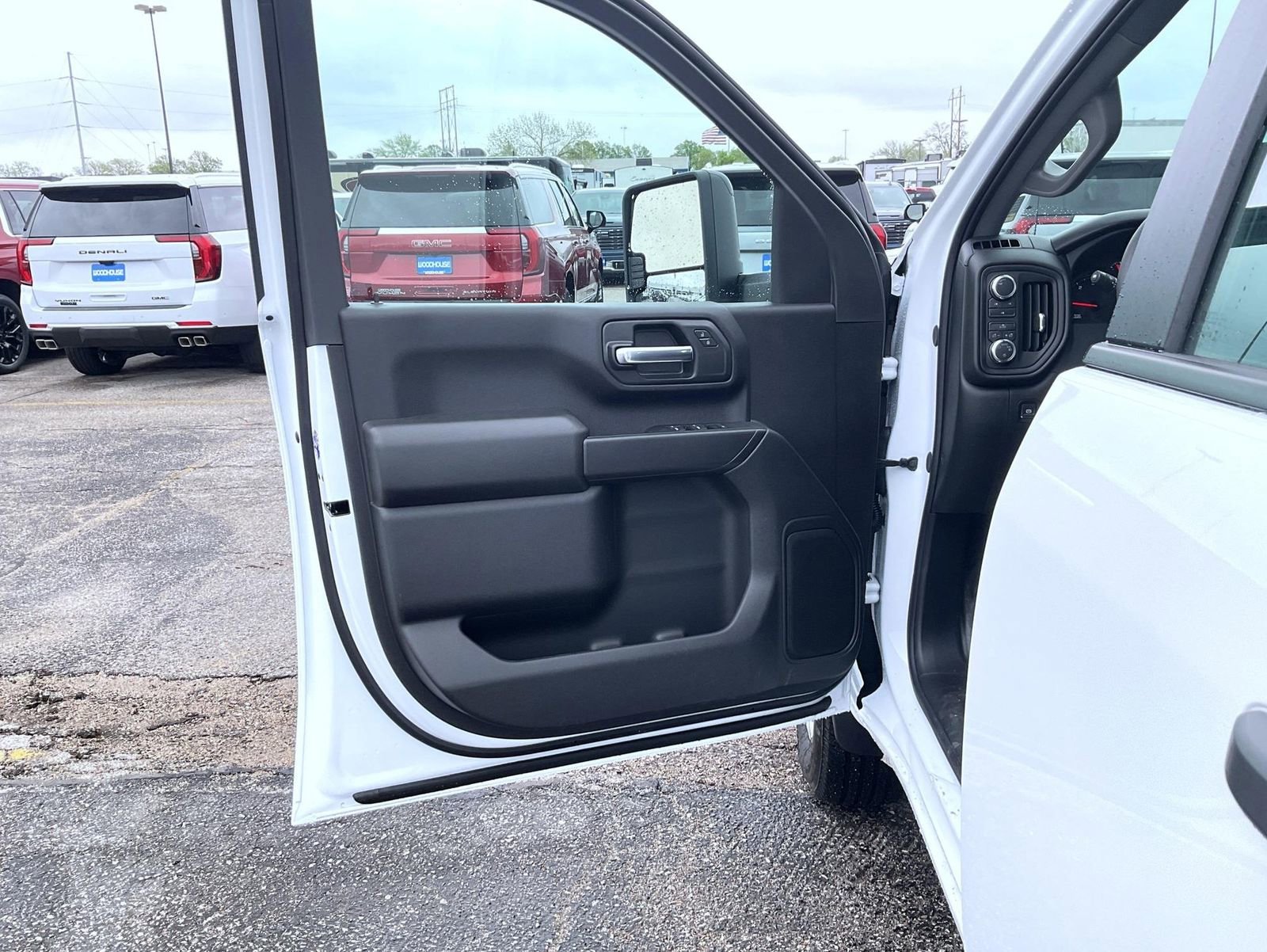 2026 GMC Sierra 2500HD Pro - Photo 9