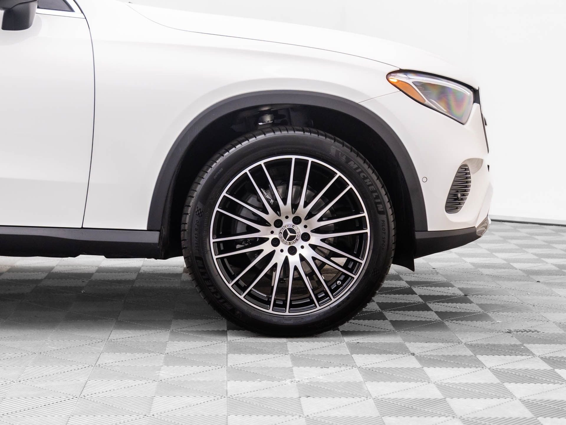 Certified Used 2026 White Mercedes-Benz GLC 300 image 32