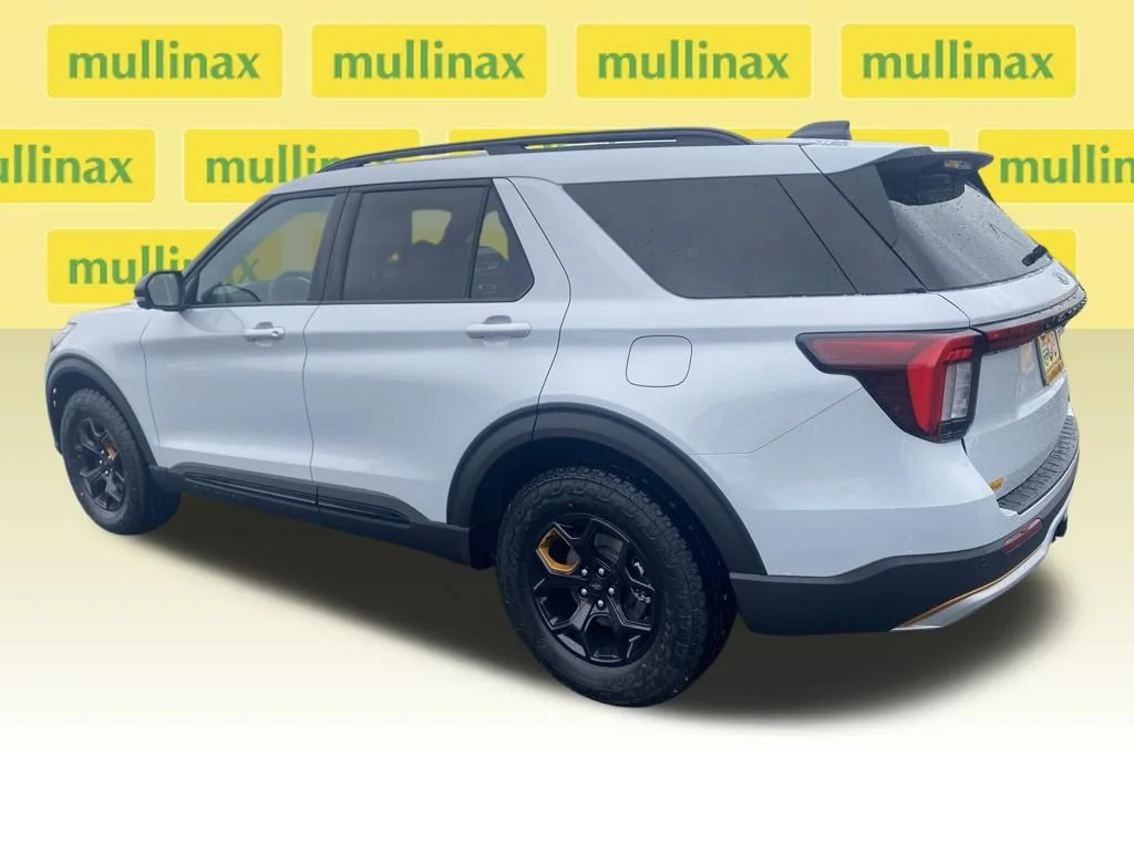 New 2026 White Ford Tremor image 6