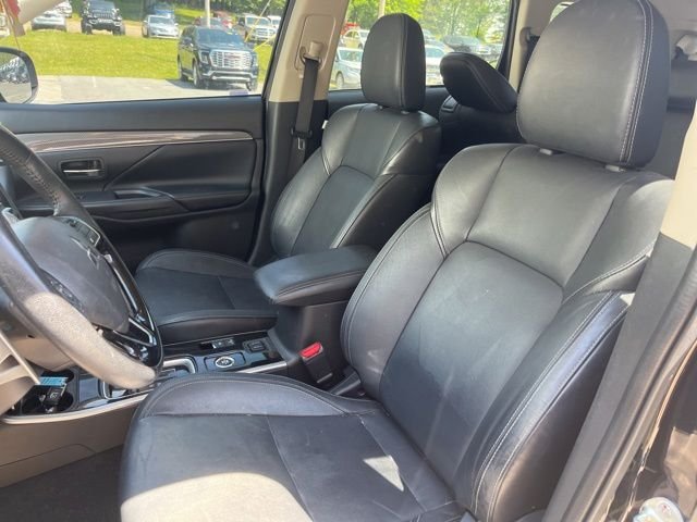 Used 2019 Black Mitsubishi GT image 12
