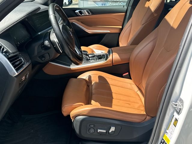 Used 2021 White BMW xDrive40i image 9