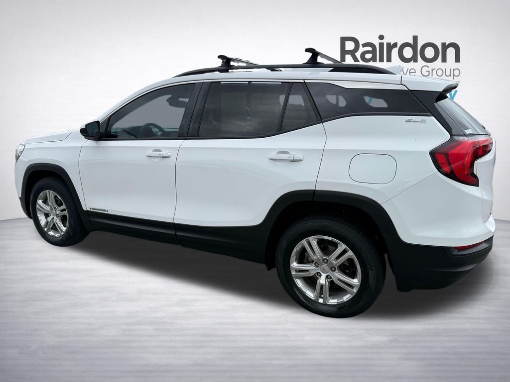 Used 2018 White GMC SLE image 5