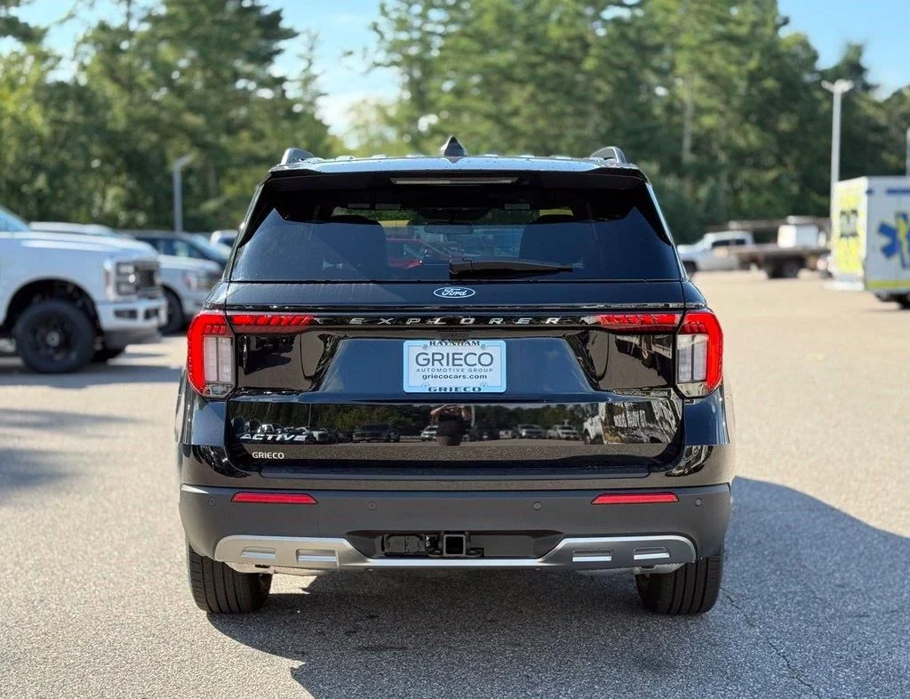 New 2027 Agate Black Metallic Ford Active image 5