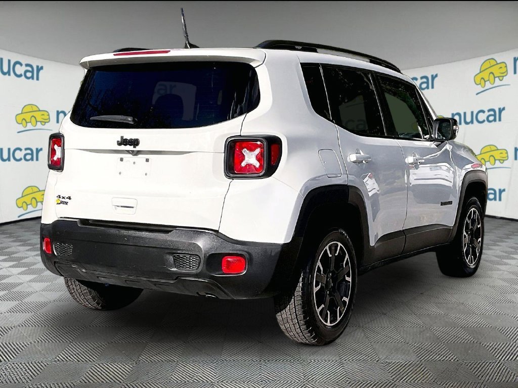 Used 2023 White Jeep Latitude image 6