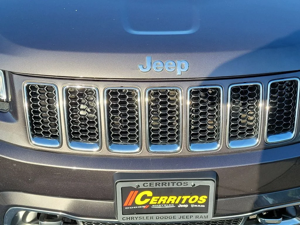 Used 2015 Gray Jeep Overland image 23