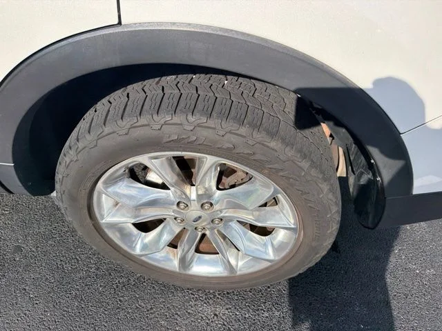 Used 2015 White Ford XLT image 6