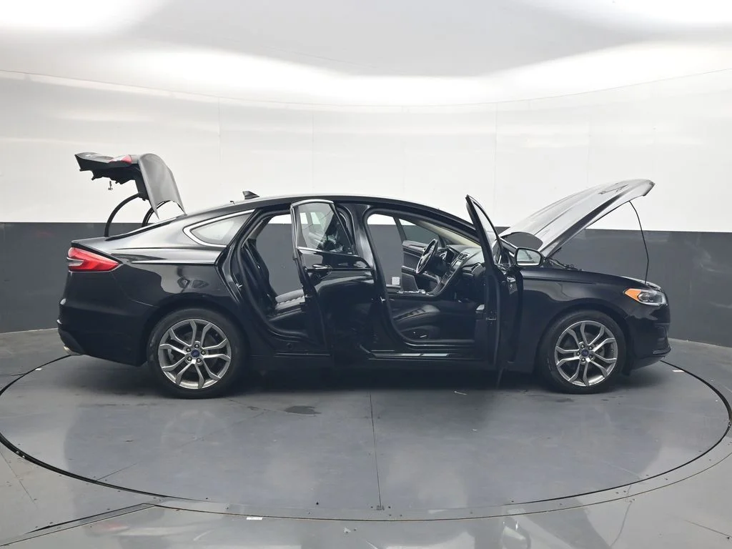 Used 2019 Black Ford SEL image 50