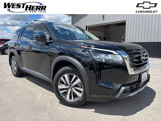 2024 Nissan Pathfinder SL