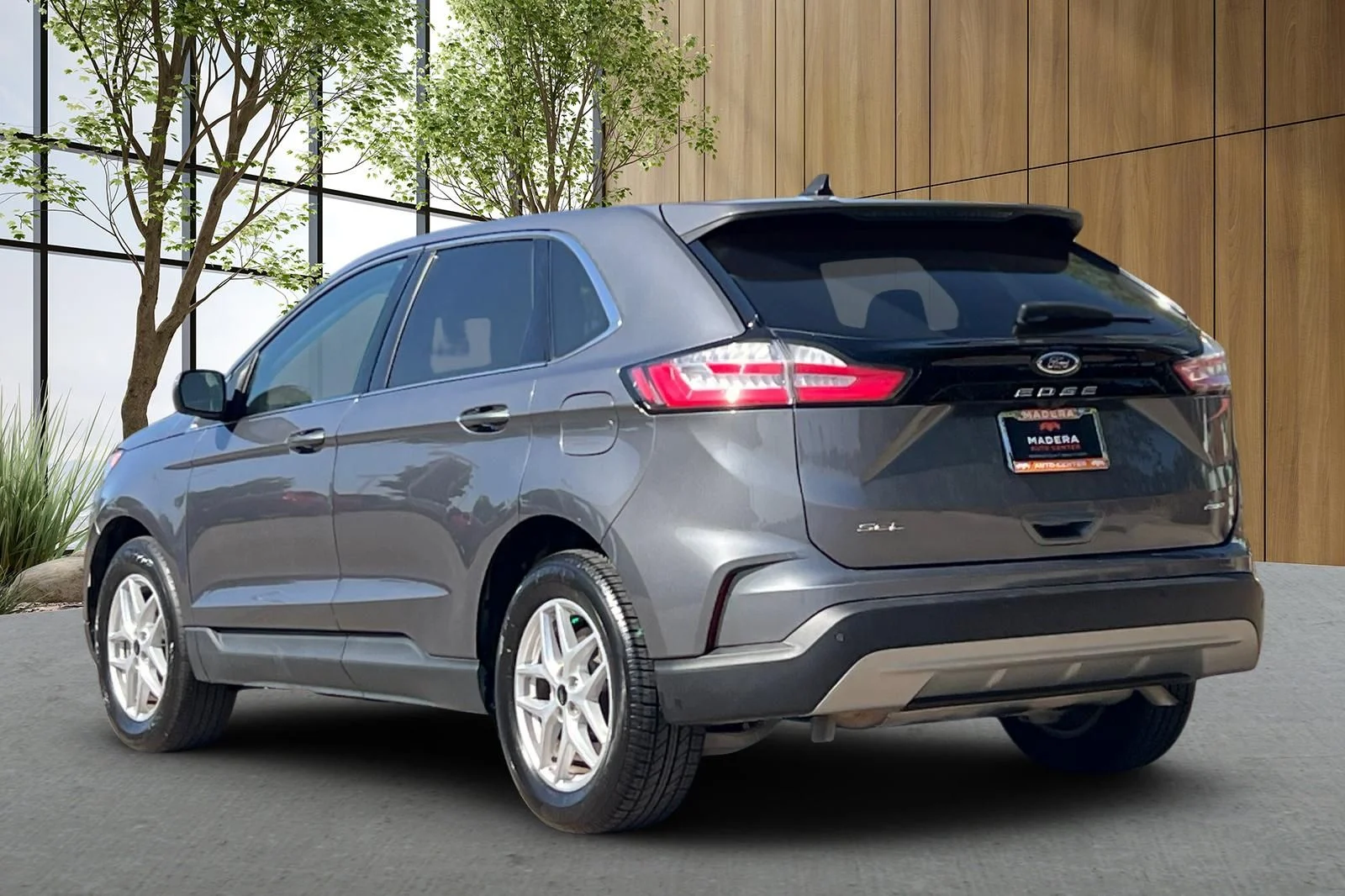 Used 2024 Gray Ford SEL image 6
