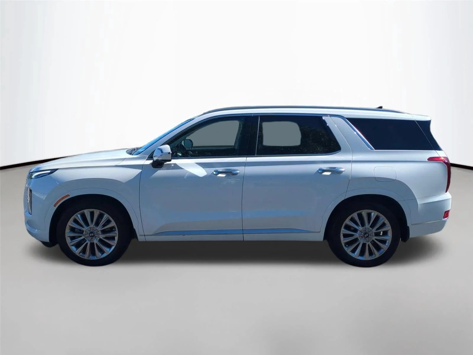 Used 2020 Hyper White Hyundai Limited image 2