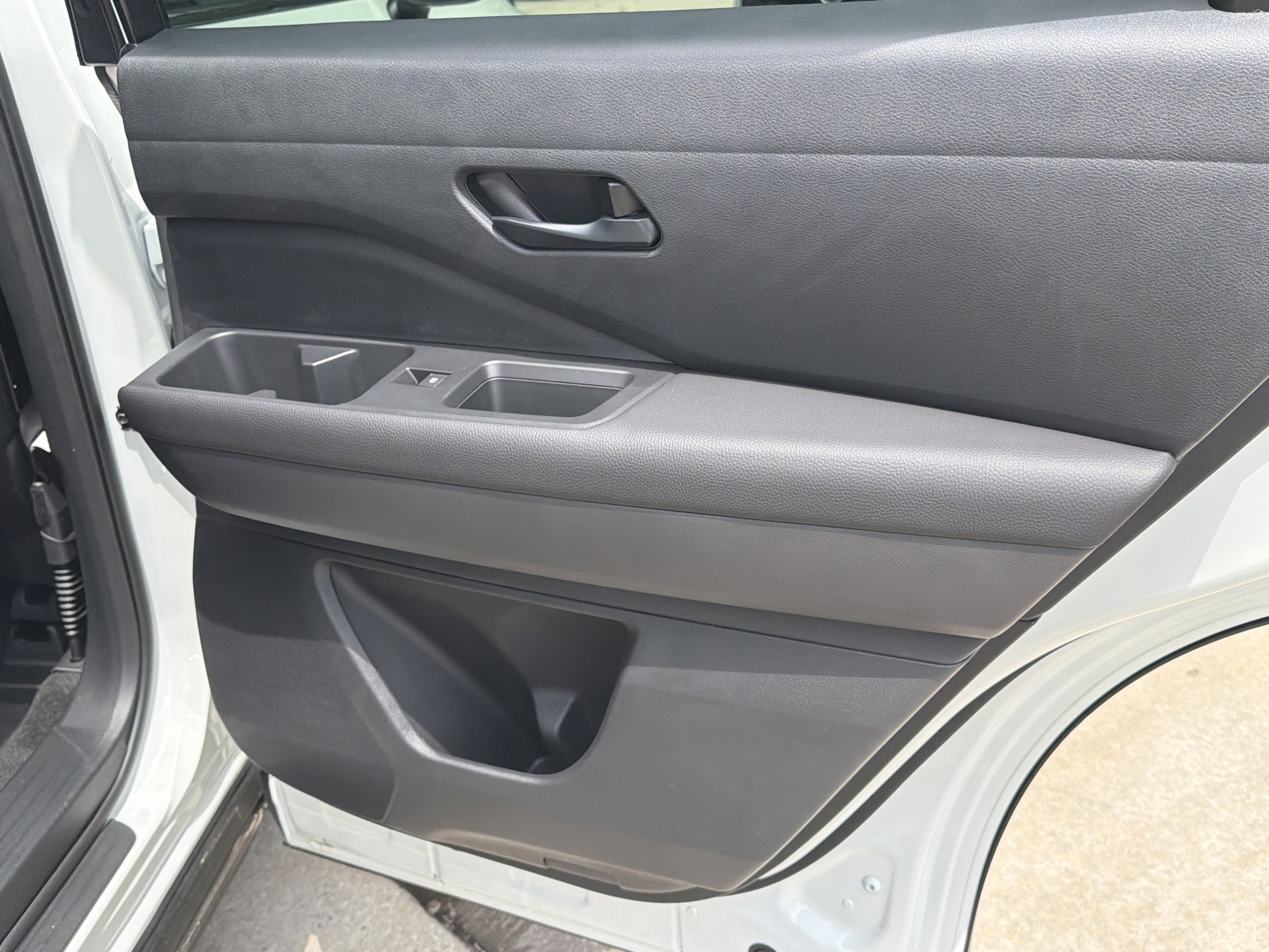 2026 Nissan Pathfinder S - Photo 17