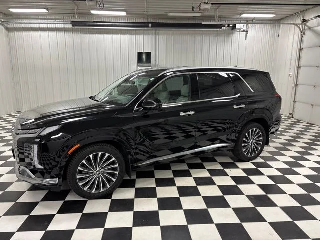 Used 2023 Black Hyundai Calligraphy image 1