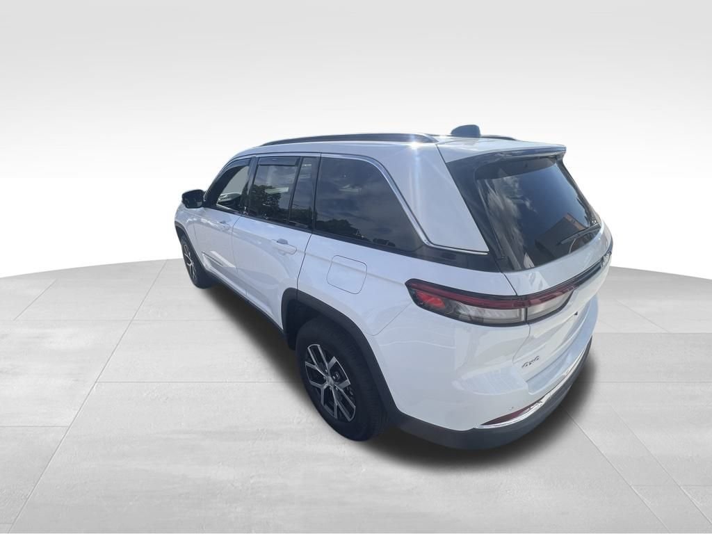 2025 Jeep Grand Cherokee Limited photo 4