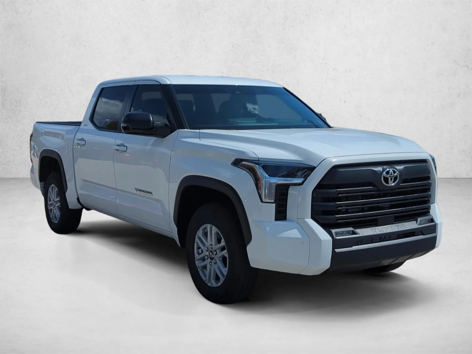 Used 2026 Ice Cap Toyota SR5 image 3