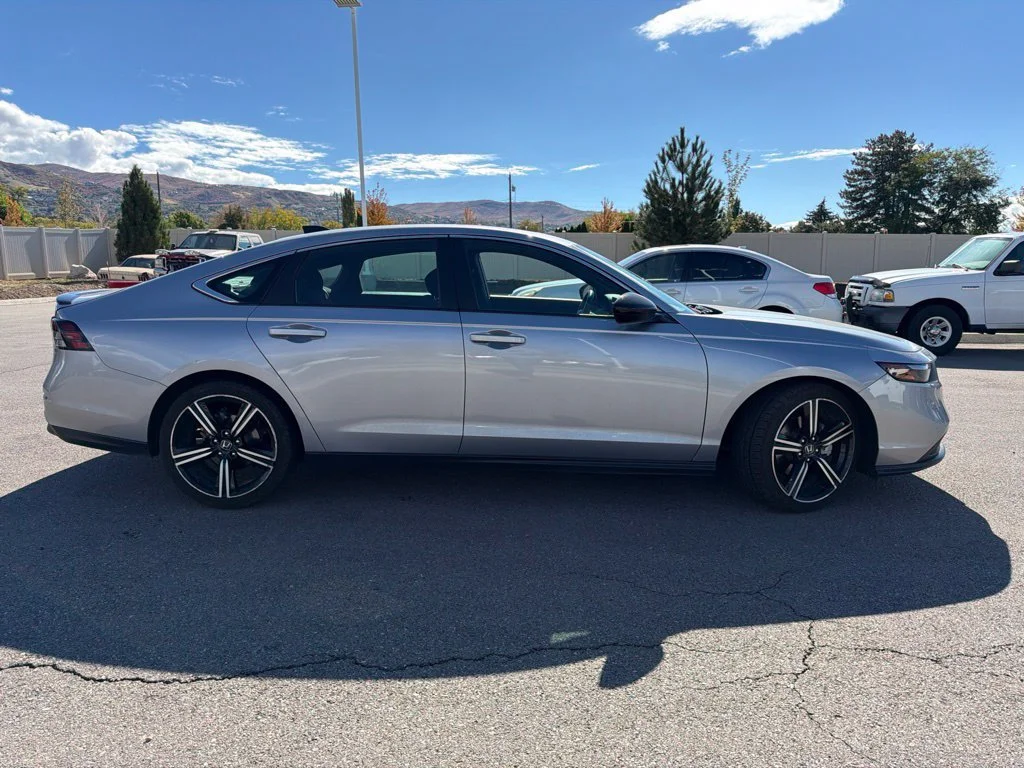 Used 2023 Lunar Silver Metallic Honda Sport image 4