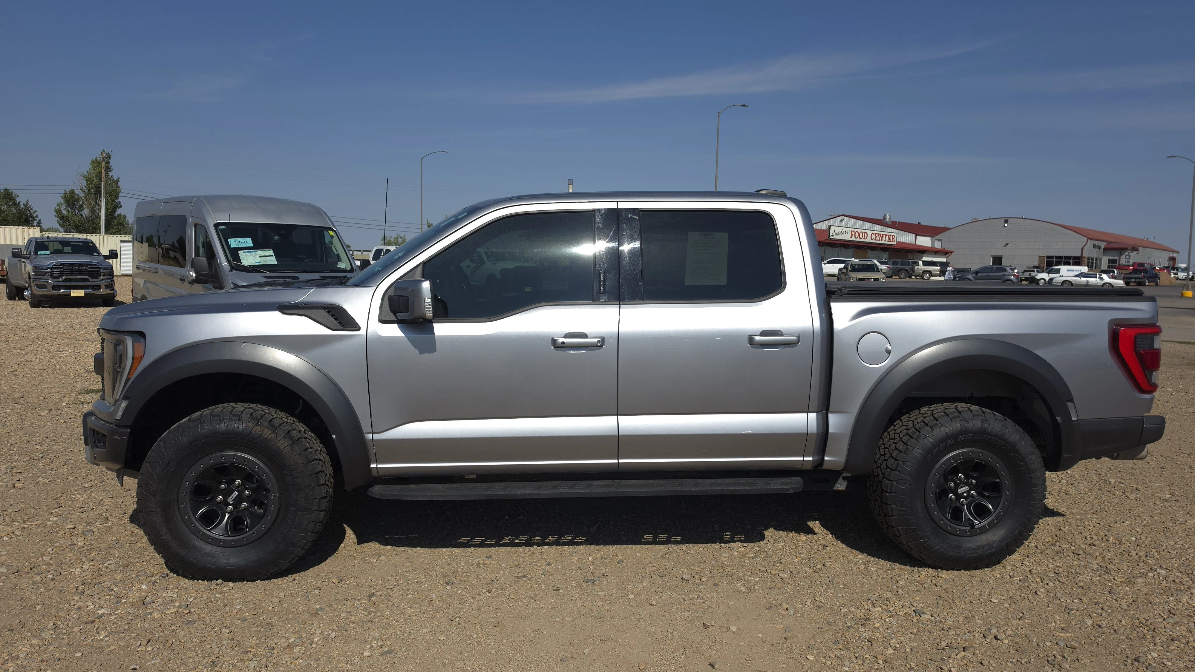 2021 Ford F-150 Raptor - Photo 2