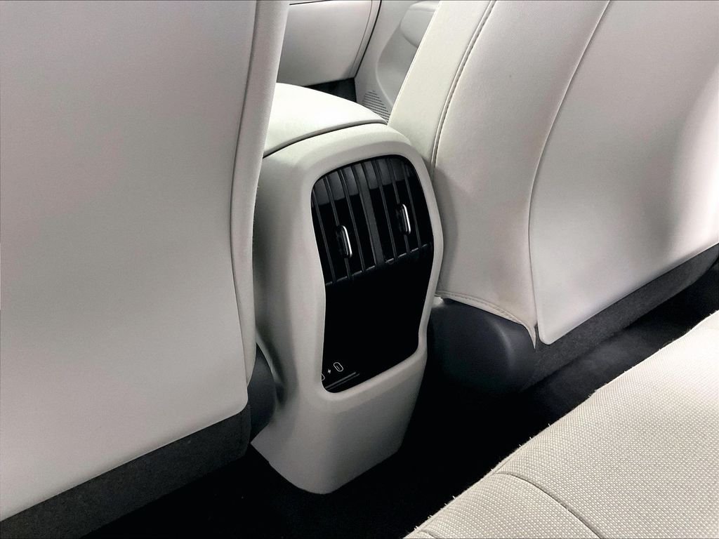 Used 2024 Green Hyundai SEL image 28