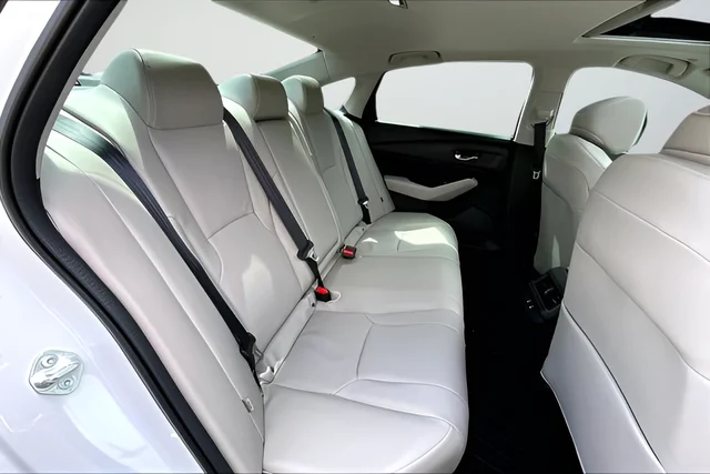 New 2026 Platinum White Pearl Honda EX-L Hybrid image 23