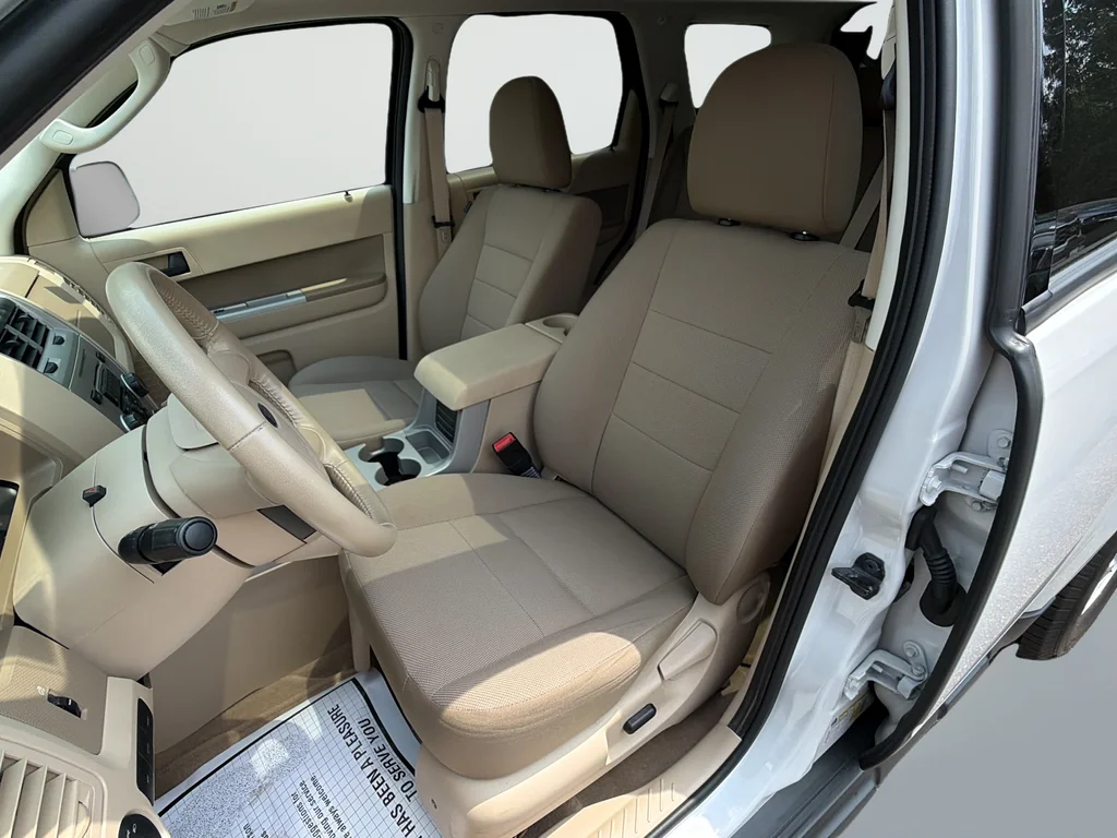 Used 2009 White Ford XLT image 10