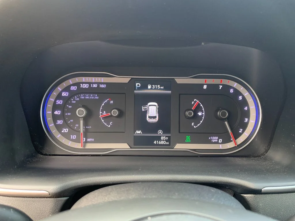 Used 2024 Gray Hyundai SE image 28
