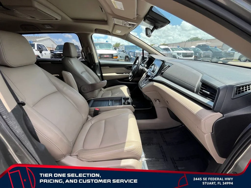 Used 2018 Green Honda Touring image 21