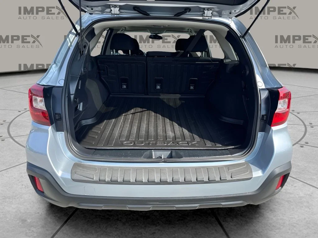 Used 2018 Silver Subaru 2.5i Premium image 28