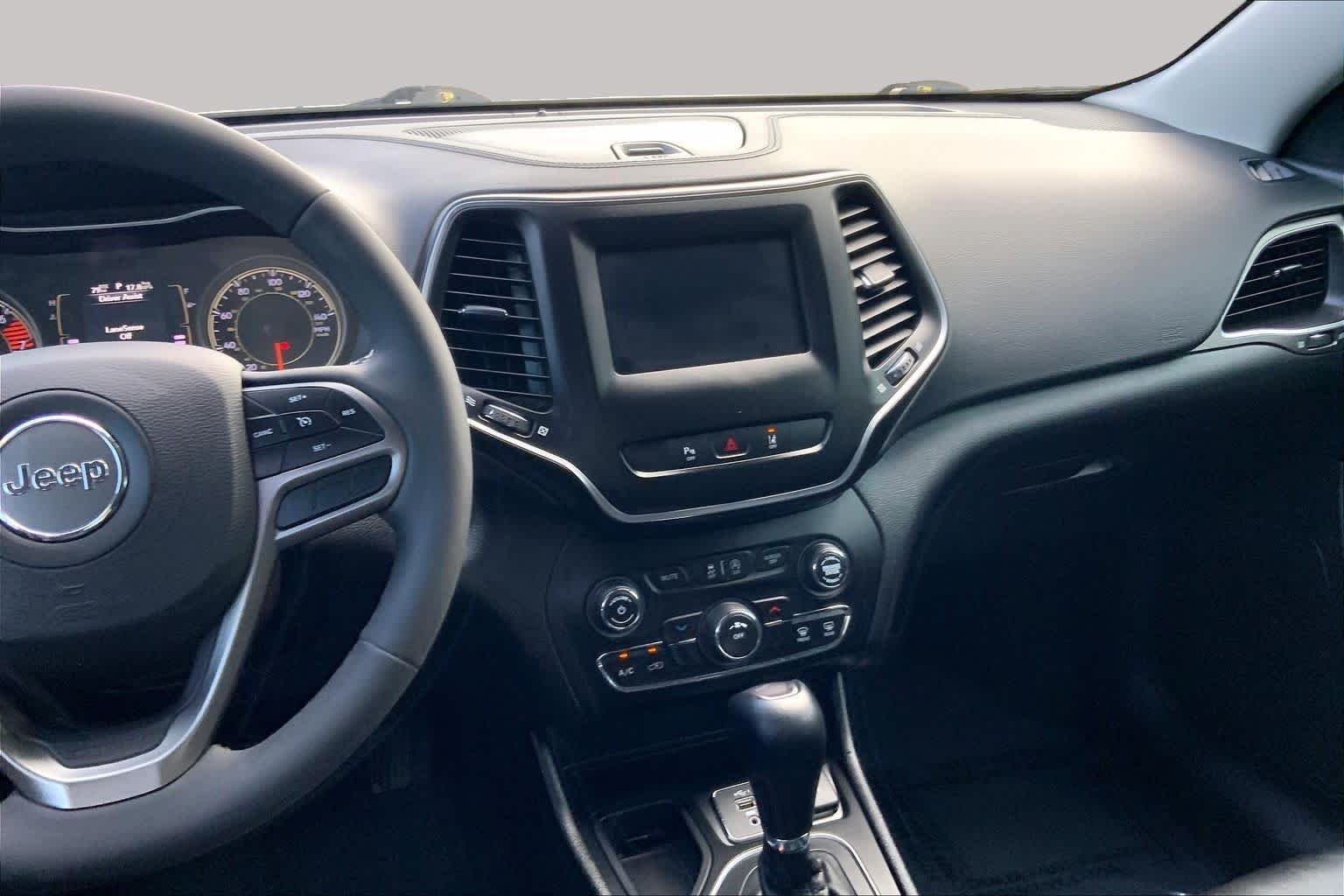 Used 2021 Bright White Clearcoat Jeep Latitude Plus image 7