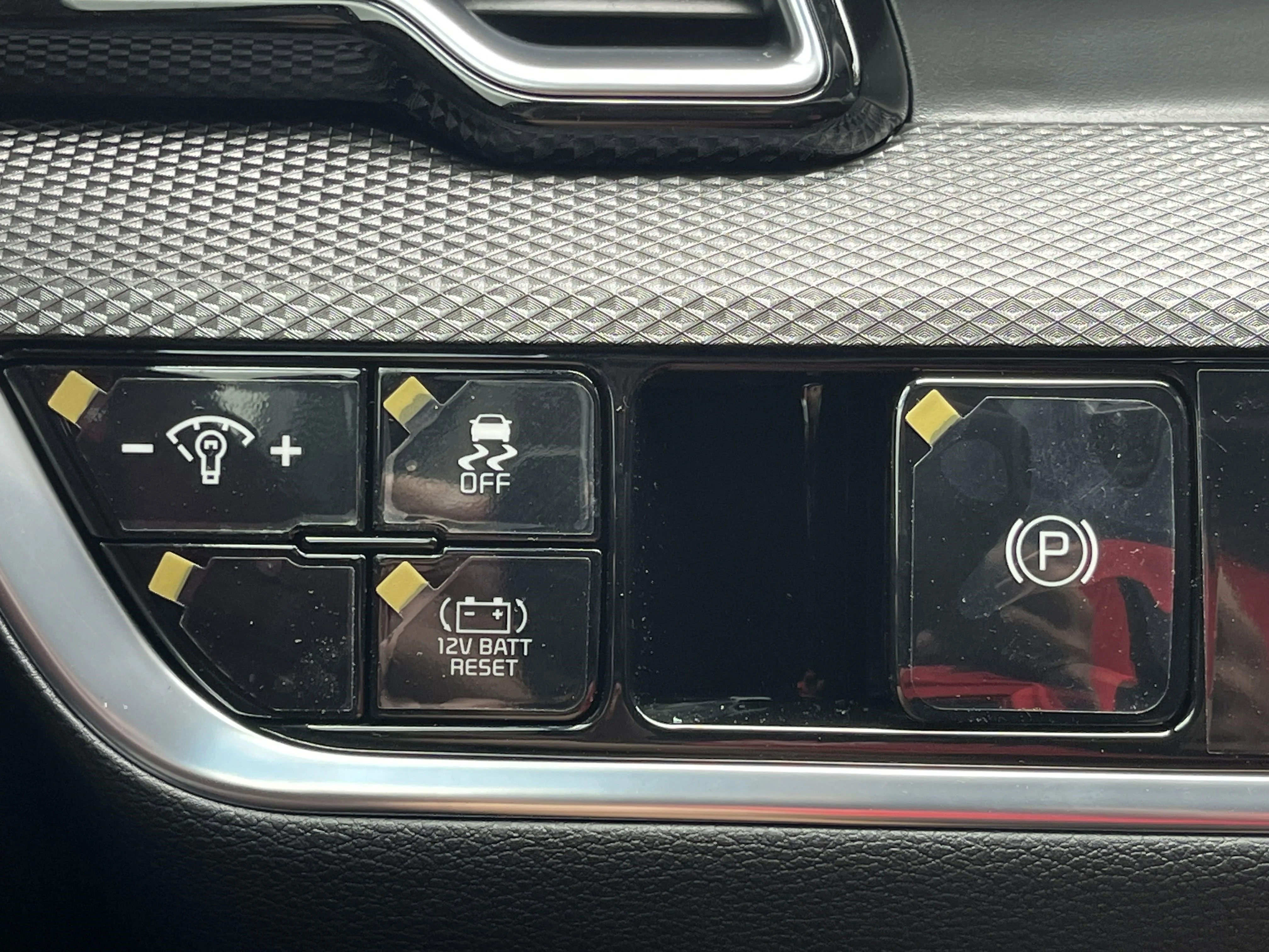 2025 Kia Sportage LX Hybrid - Photo 14