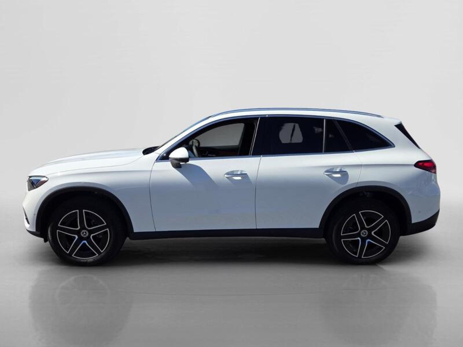 New 2027 Polar White Mercedes-Benz GLC 300 SUV image 2