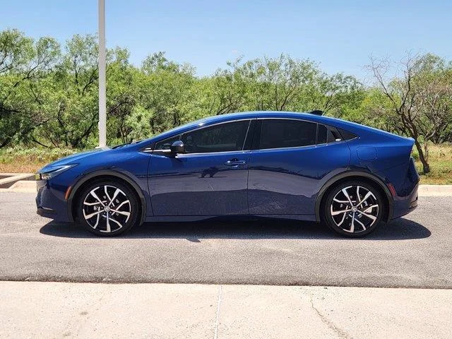 Used 2024 Reservoir Blue Toyota XLE image 4